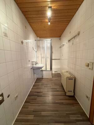 Einfamilienhaus mit großzügigem Platzangebot und Entwicklungsperspektive – 68794 Oberhausen-Rheinhausen – Vorschaubild 8