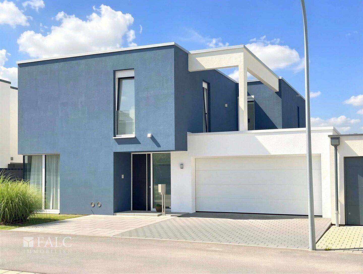 Streng geometrisch, kompromisslos großzügig: Ihr neues, repräsentatives Familiendomizil – Saarbrücken – Vorschaubild 2