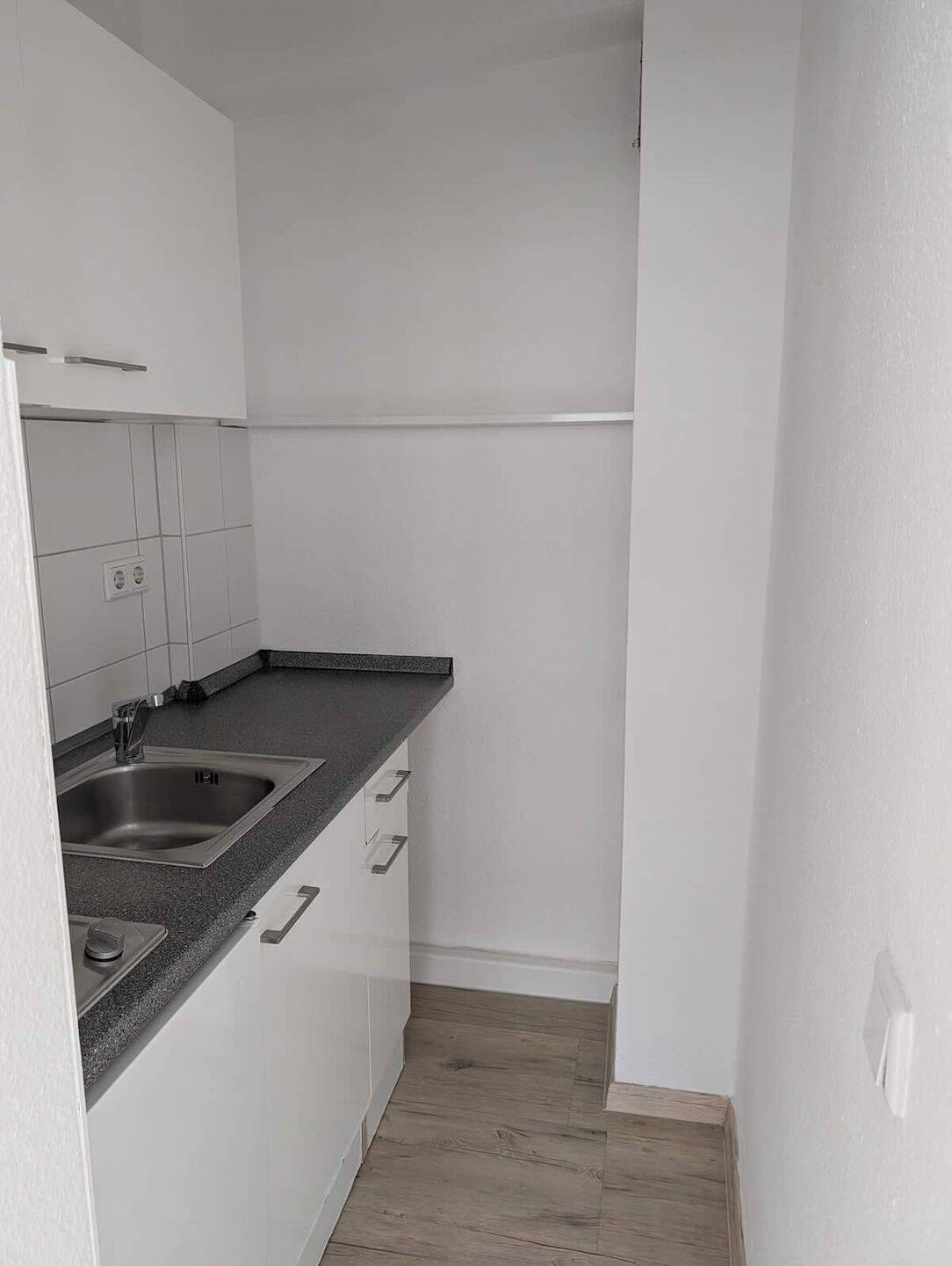 Maxfeld-Highlight: Helles 1-Zimmer-Apartment mit Einbauküche direkt am Stadtpark! – Nürnberg – Vorschaubild 5