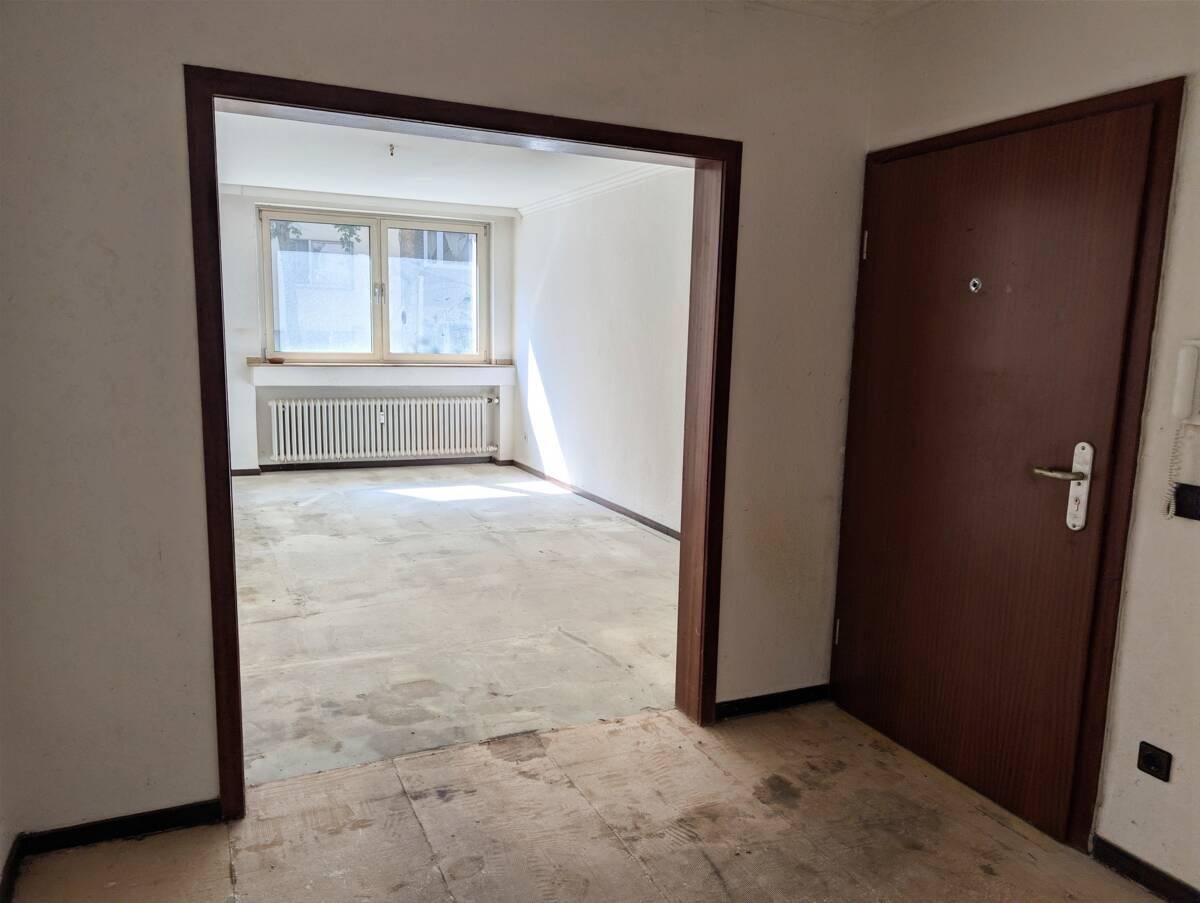 Freie Erdgeschosswohnung mit Balkon in Pempelfort ! Sanierungsprojekt für Handwerker & Investoren – Düsseldorf – Vorschaubild 3