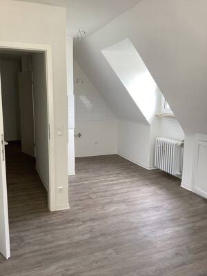 Auf, nach Heisingen! Urgemütliche, renovierte 2 Zimmer im DG (2.OG) – 45259 Essen – Vorschaubild 4