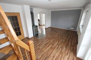 Haus in Haus ERLEBNIS, toll und großzügig über zwei Ebenen samt eigenem Garten mit 250 m2, Garage !! – 94094 Rotthalmünster – Vorschaubild 2