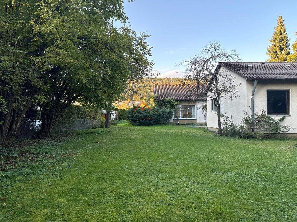 Großzügiger Bungalow mit Garage auf parkähnlichen Grundstück im Brunnental Tuttlingen – Tuttlingen – Vorschaubild 8