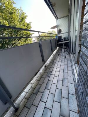 Lichtdurchflutetes , möbiliertes Appartment in Toplage -uni -nah &bestens angebunden – 40223 Düsseldorf – Vorschaubild 4
