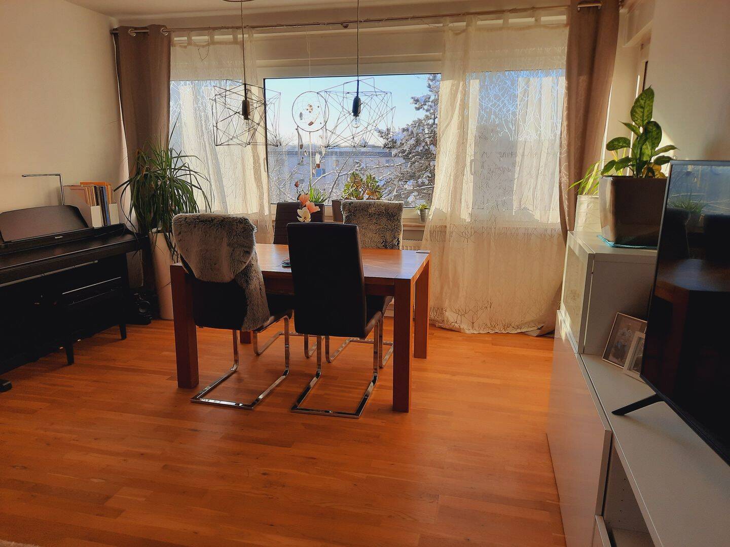 Helle, modernisierte 2-Zimmer-Wohnung mit Südbalkon & Weitblick in Nürnberg-Röthenbach *von privat*