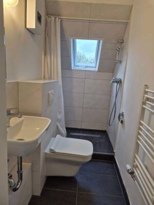 Helles 1-Zimmer-Apartment mit Küche – ideal für Singles & Pendler – 47057 Duisburg – Vorschaubild 3