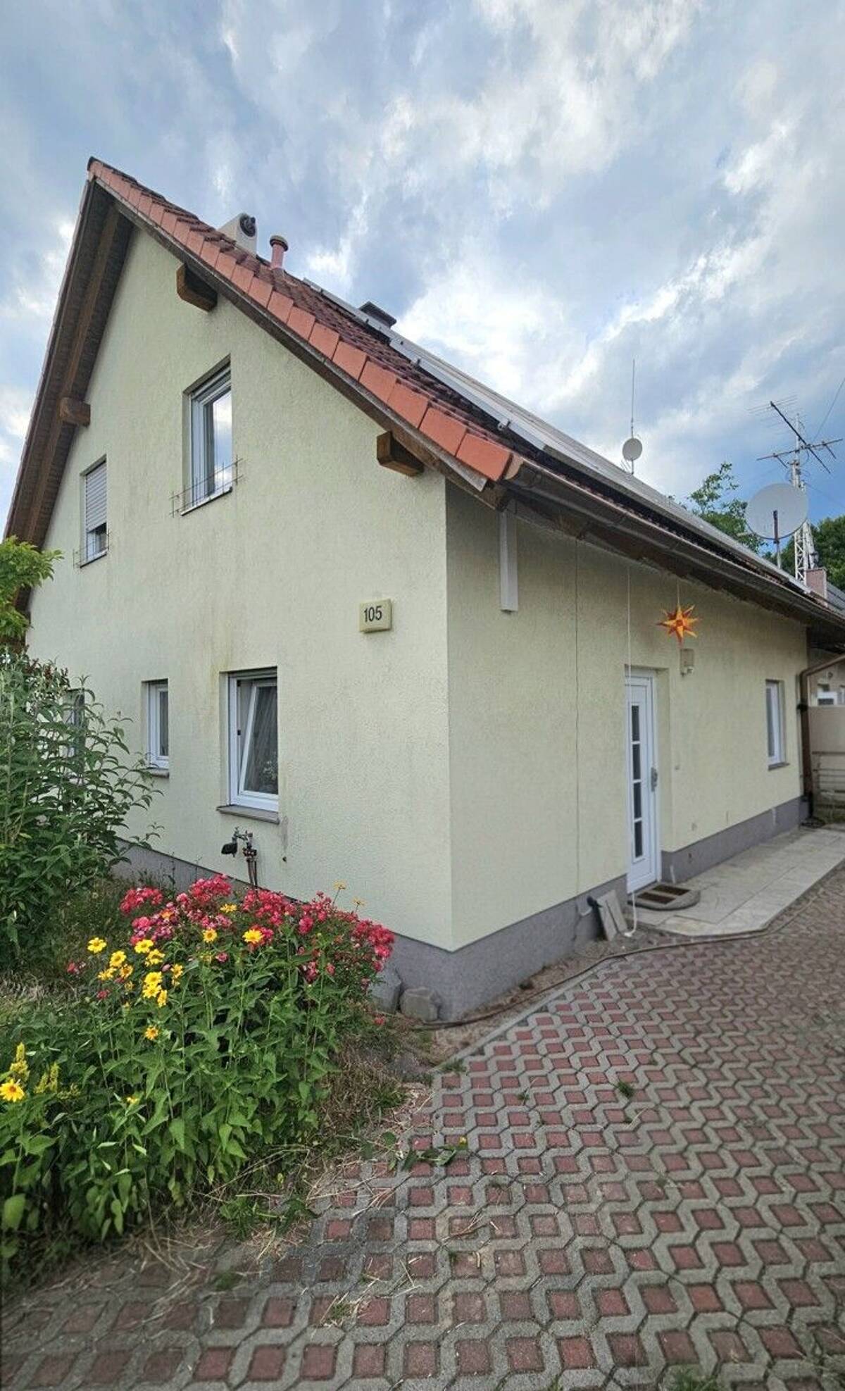 Hauptstadtmakler-Energieeffizientes Haus mit Anbau in Top-Lage – 12621 Berlin – Bild 1 von 9
