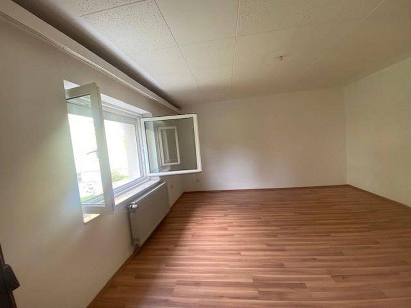 Schön geschnittene helle 2 Zimmer Wohnung in 81379 Sendling EG - Zeitmietvertrag! – München – Vorschaubild 3