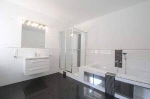 Wunderschöne 2-Zimmer Wohnung, Altbau - top saniert, modernes, großes Bad, sonniger Südwestbalkon, zentral, ruhig – 45219 Essen – Vorschaubild 2