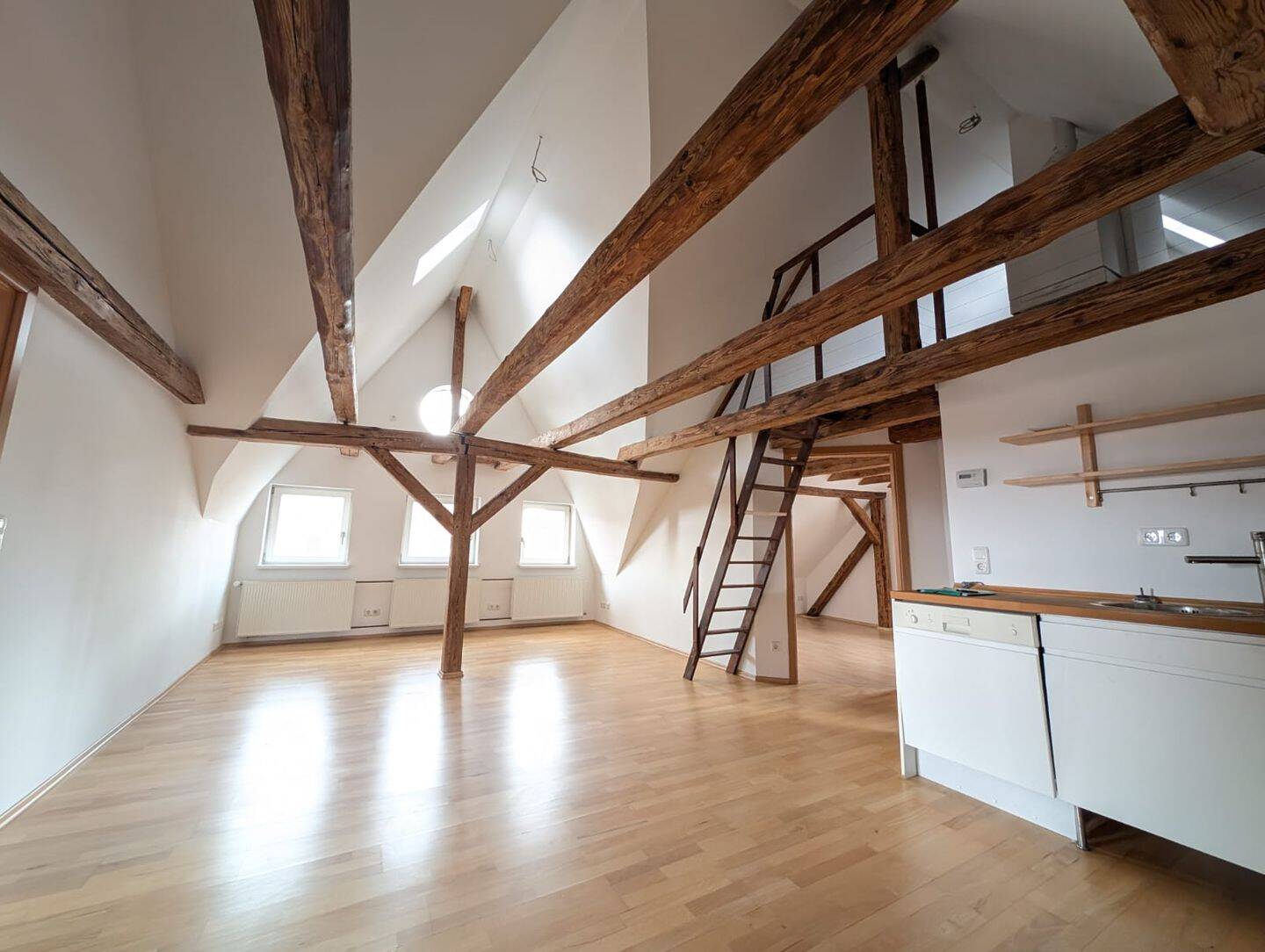 Schöne Galeriewohnung UNIKAT in Nürnberg Gostenhof