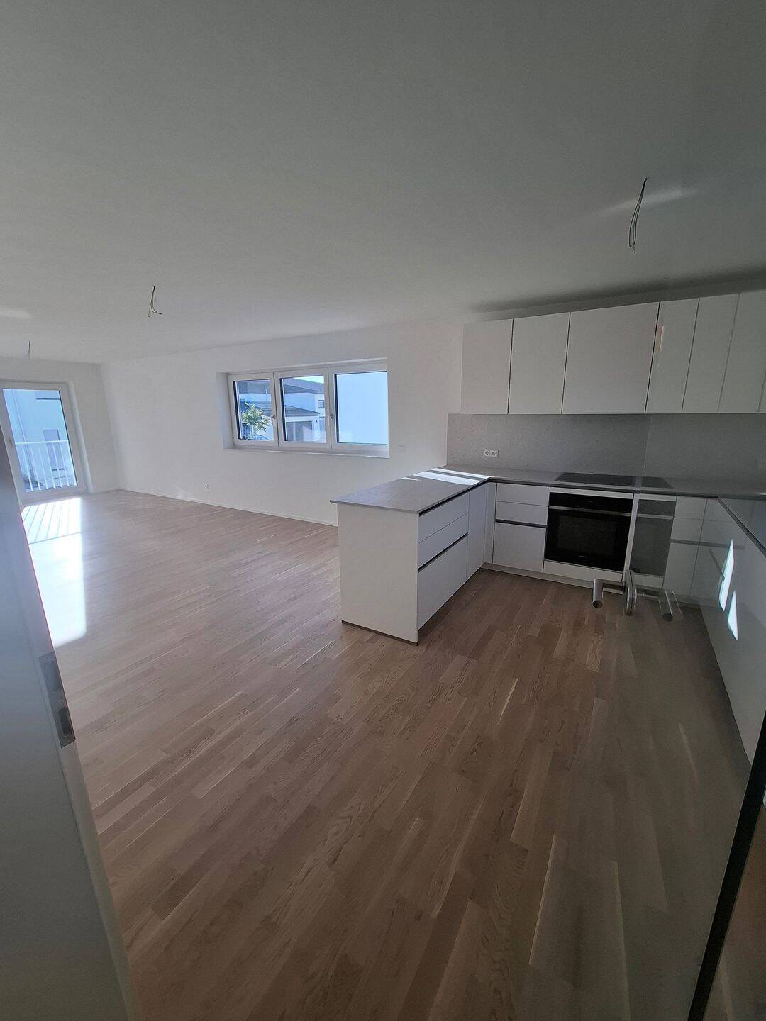 Igersheim: Moderne 3-Zimmer-Wohnung zum Wohlfühlen mit Balkon & Garage / Erstbezug