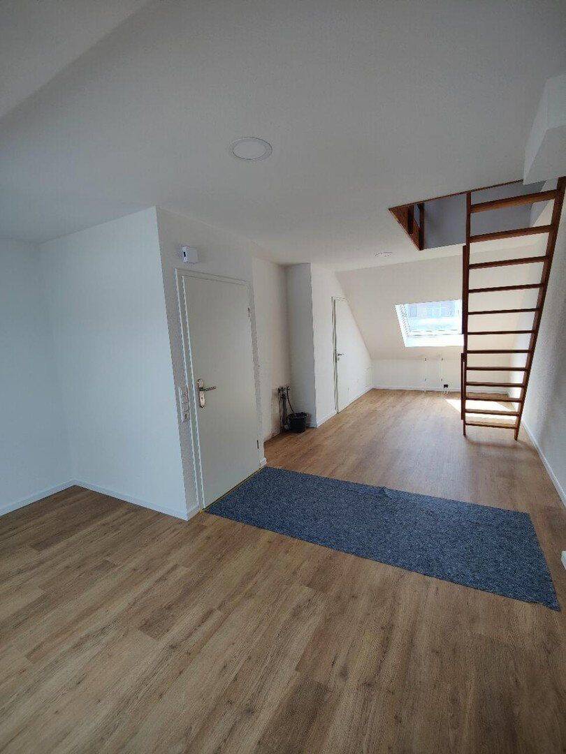 Sanierte Dachgeschosswohnung zum Wohlfühlen