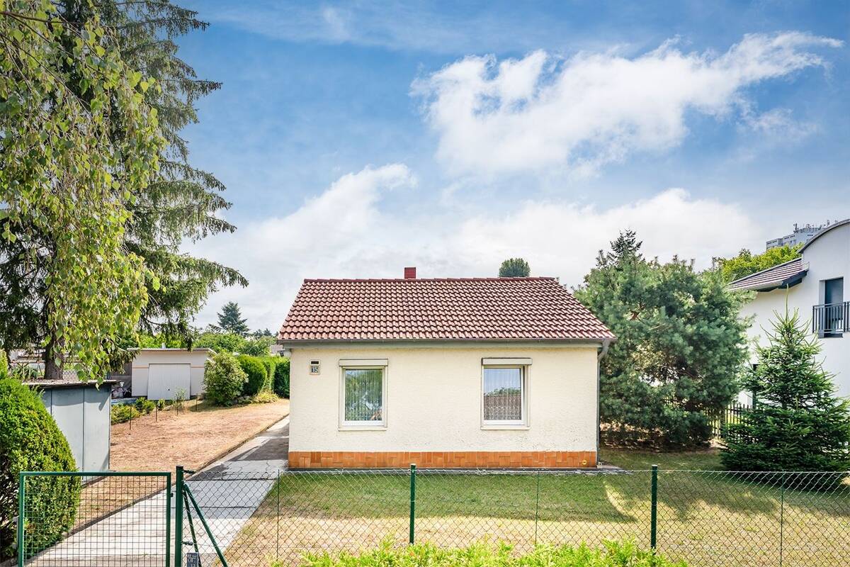 Einfamilienhaus mit Potential & Nebengelass im Blumenviertel – 12559 Berlin – Bild 1 von 9