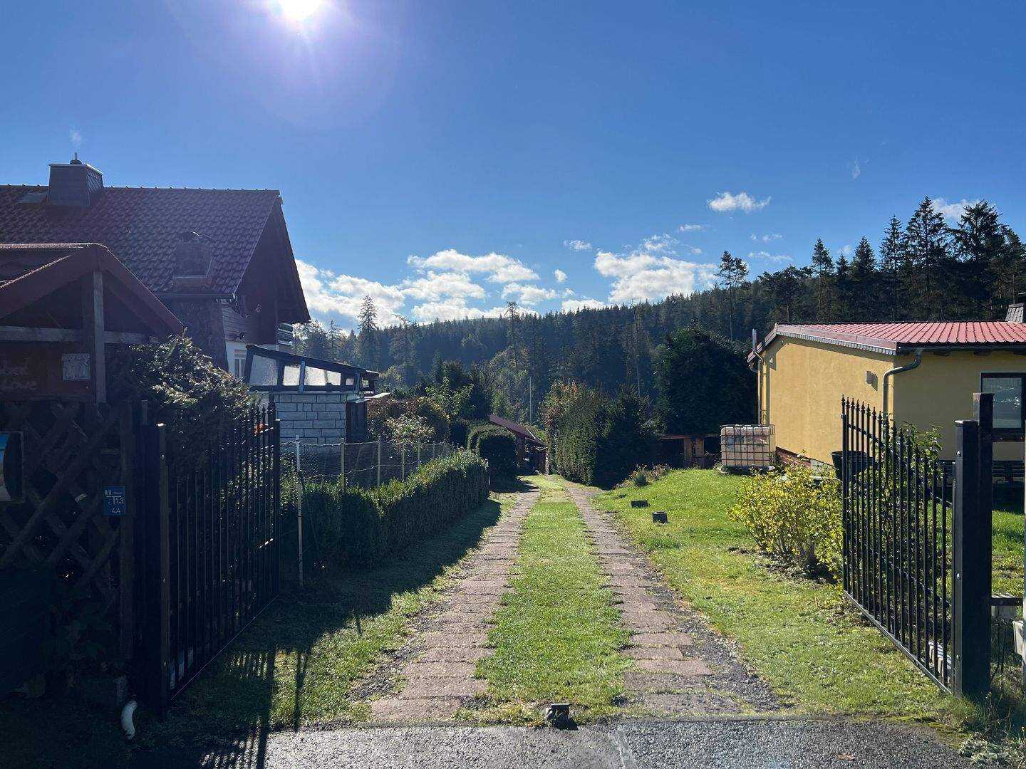 Einfamilienhaus mit großem geschlossenem Carport, Gästehaus und Sauna in Ortsrandlage – Tambach-Dietharz – Vorschaubild 3