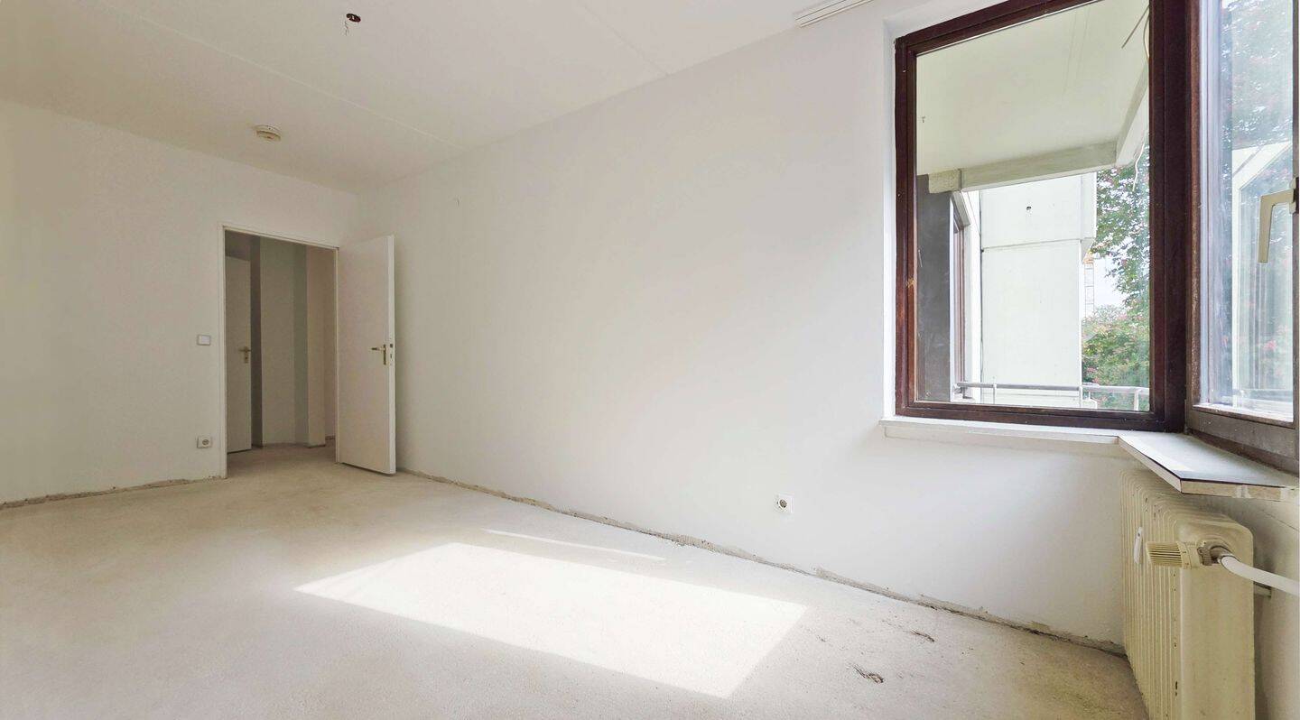 Freie großzügige 3-Zimmer-Wohnung mit 2 Westloggien und Fahrstuhl nur 300 Meter vom Kudamm! – Berlin – Vorschaubild 5