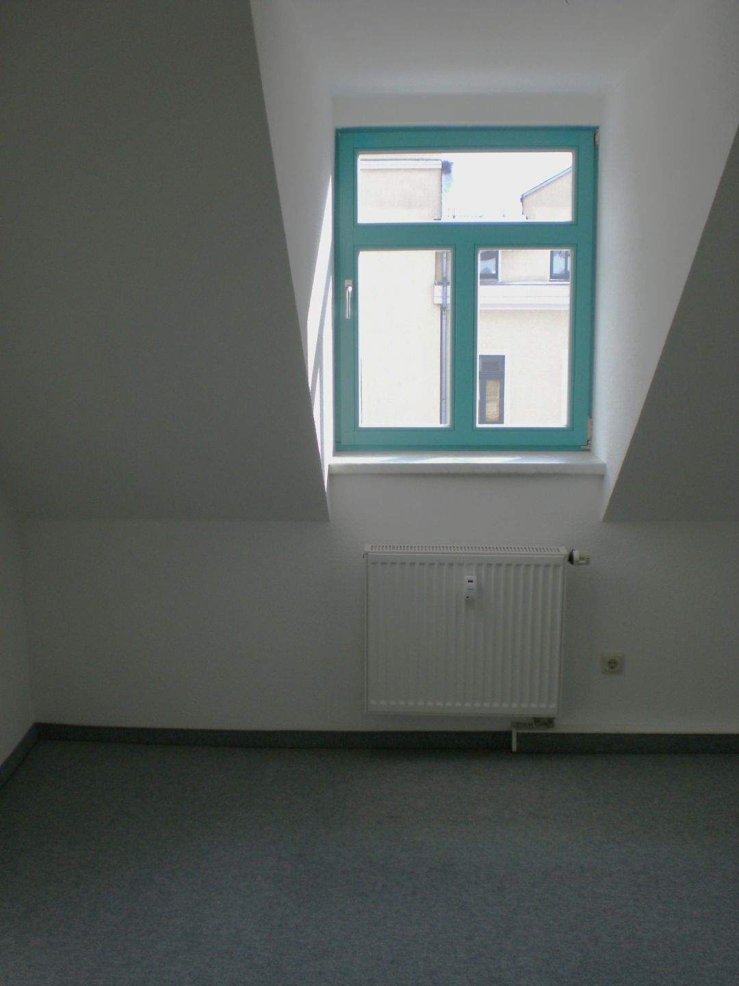***Helle DG-Wohnung in Altendorf - in Renovierung, neuer Laminatboden*** – Chemnitz – Vorschaubild 6