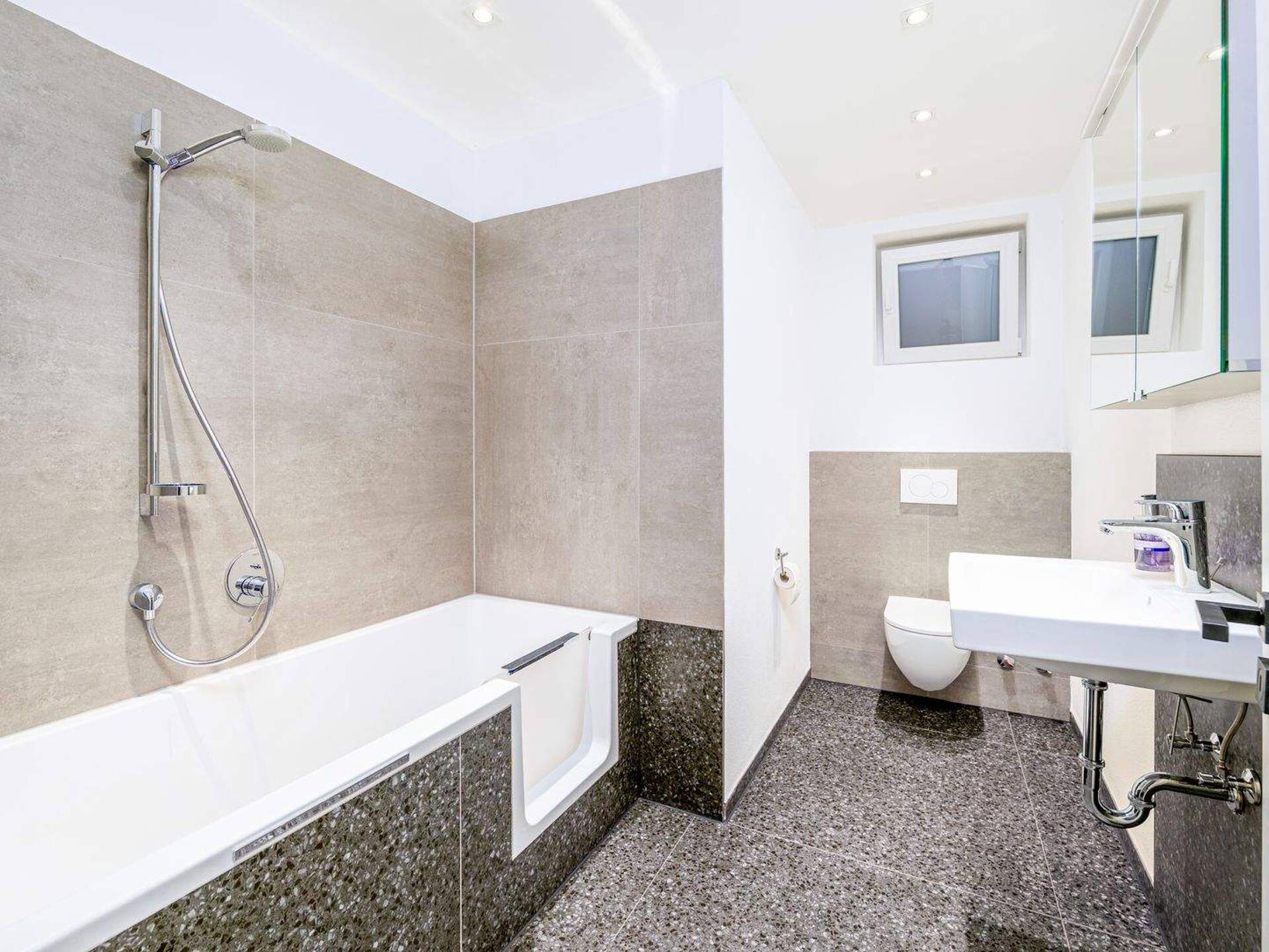 Villa in 54439 Saarburg mit 365 m² kaufen