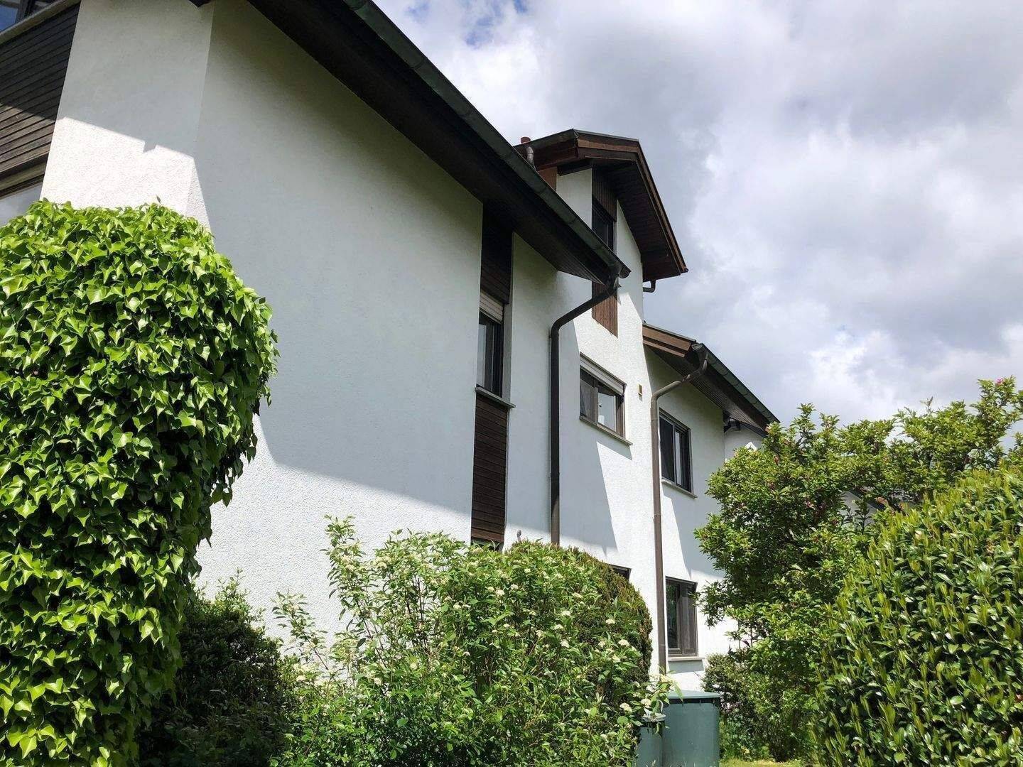 - PROVISIONSFREI - Besonderes Zweifamilienhaus in beliebter naturnaher Wohnlage von RT - Ohmenhausen ( Am Hasenberg ) – Reutlingen – Vorschaubild 3