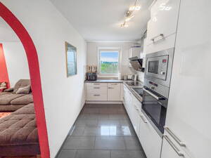 Top-Lage + Balkon + Stellplatz + Keller: Großzügige 3-Zimmer-Wohnung! – 63067 Offenbach am Main – Vorschaubild 4