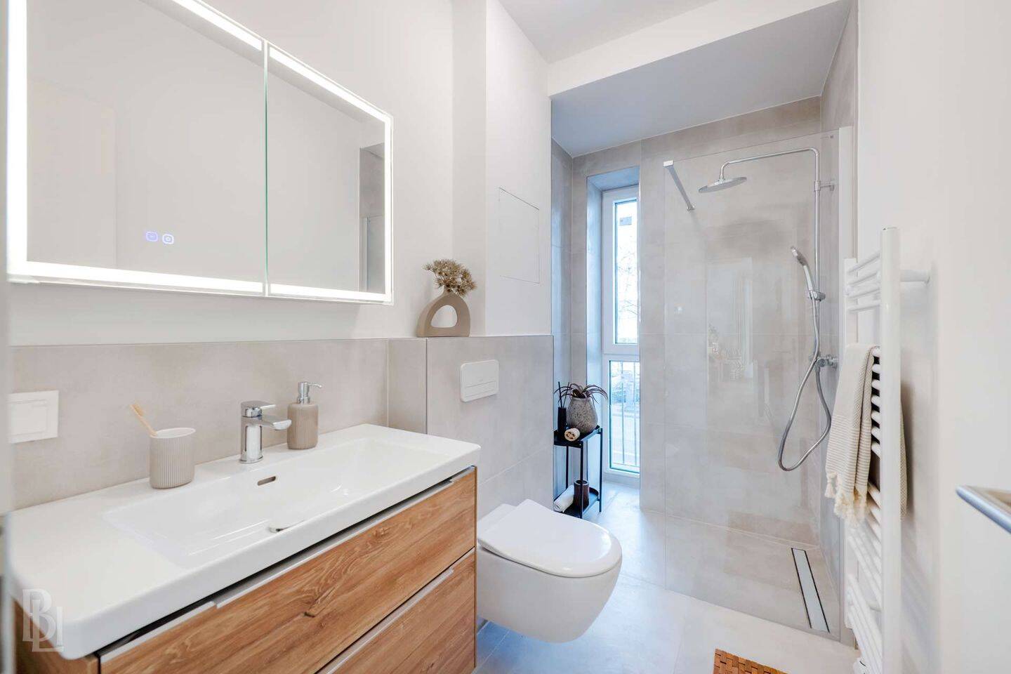 Wohnen im trendigen Kreuzberg - Bezugsfreie 3 Zimmer Wohnung mit Aufzug und Balkon im Erstbezug – Berlin – Vorschaubild 8