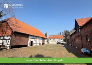 Historischer Fachwerkhof an der Schlosskirche von Salder – 38229 Salzgitter – Vorschaubild 3