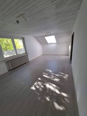 Großzügige 2-Zimmer-Wohnung in ruhiger Hanglage – Am Schiffberge