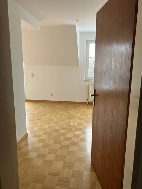 Geräumige 2 Zimmer-Dachwohnung mit Balkon und Einbauküche in Leipzig-West – Leipzig – Vorschaubild 7