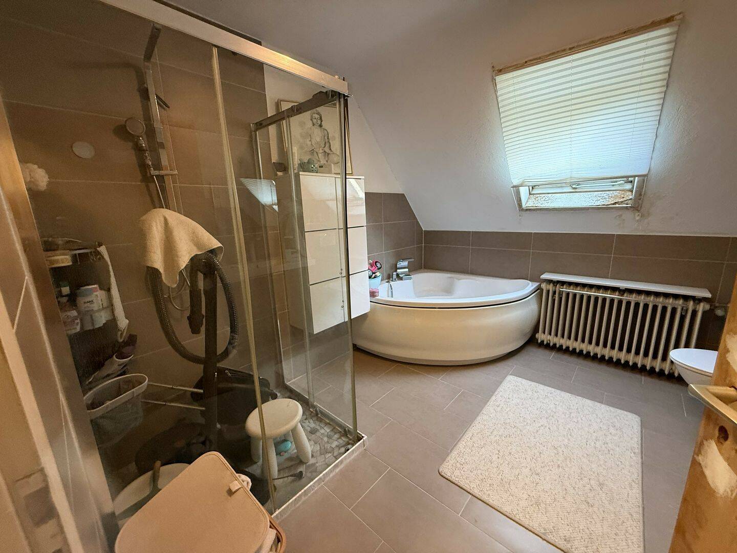 Familienfreundliches Wohnhaus in Worms-Horchheim mit großem Küchen-/Essbereich, überdachter Terrasse – Worms – Vorschaubild 9