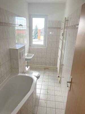 Frisch renovierte 2-Raum Wohnung mit optimaler Bahnanbindung – 99098 Erfurt – Vorschaubild 9