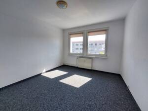 Schöne 4 Zimmerwohnung mit Einbauküche und Balkon – 2943 Weißwasser/Oberlausitz – Vorschaubild 4