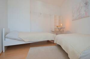 Sehr schöne möblierte 4-Zimmer Dachwohnung mit Internet und Dachterrasse in Wiesbaden – 65197 Wiesbaden – Vorschaubild 6