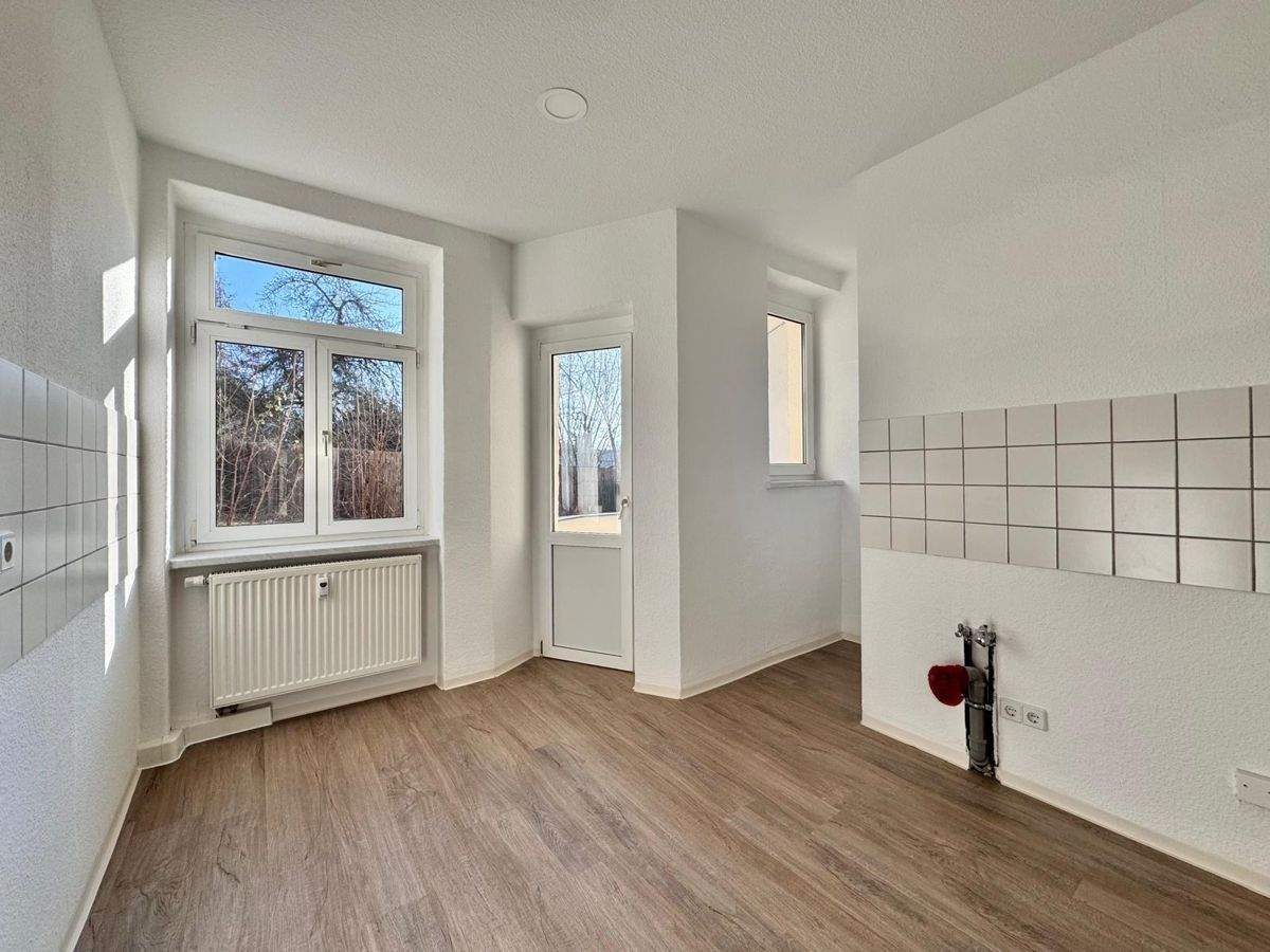 +++Attraktive 3-Raum Wohnung mit Balkon, moderner Designboden und Gäste-WC+++ – Chemnitz – Bild 1 von 9