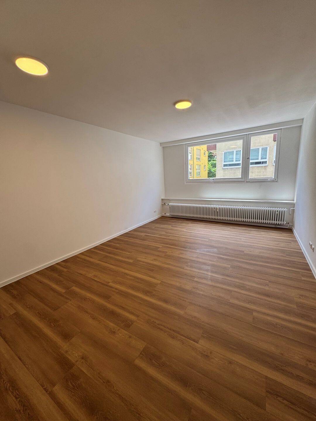 *Erstberzug nach Sanierung* Helle 3-Zimmer-Wohnung mit neuer Einbauküche – Stuttgart – Vorschaubild 4