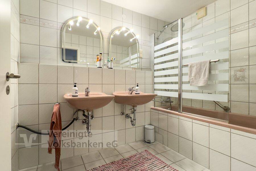 4-Zimmerwohnung mit Balkon in gutem Zustand. Frei nach Verkauf – Reutlingen – Vorschaubild 9