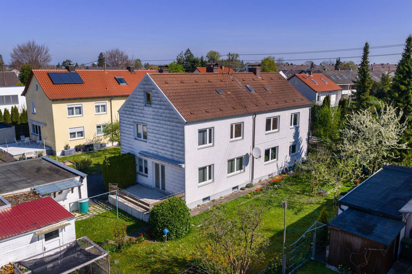 Gepflegtes Mehrgenerationenhaus in ruhiger Lage von Augsburg-Hochzoll!
