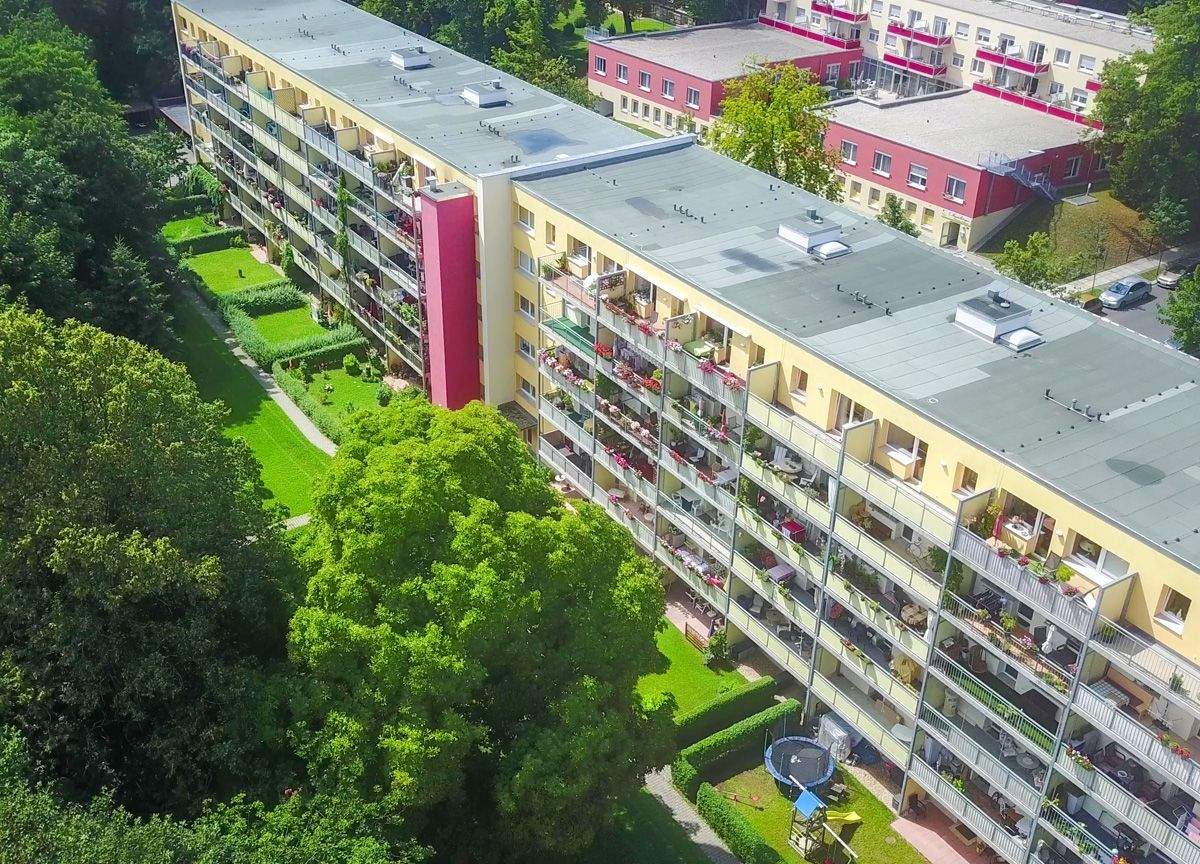 Gemütliche 2 Zimmer mit geräumigen Wohnzimmer und Küche mit Fenster - direkt am Stadtpark mit Balkon! – Chemnitz – Vorschaubild 9