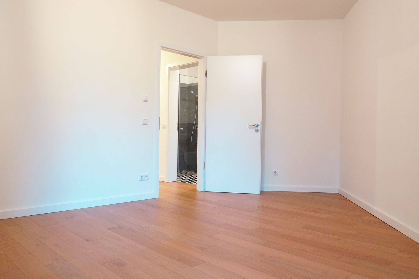 Moderne 2-Zimmer-Wohnung mit Terrasse und Fußbodenheizung in attraktiver Lage – München – Vorschaubild 9