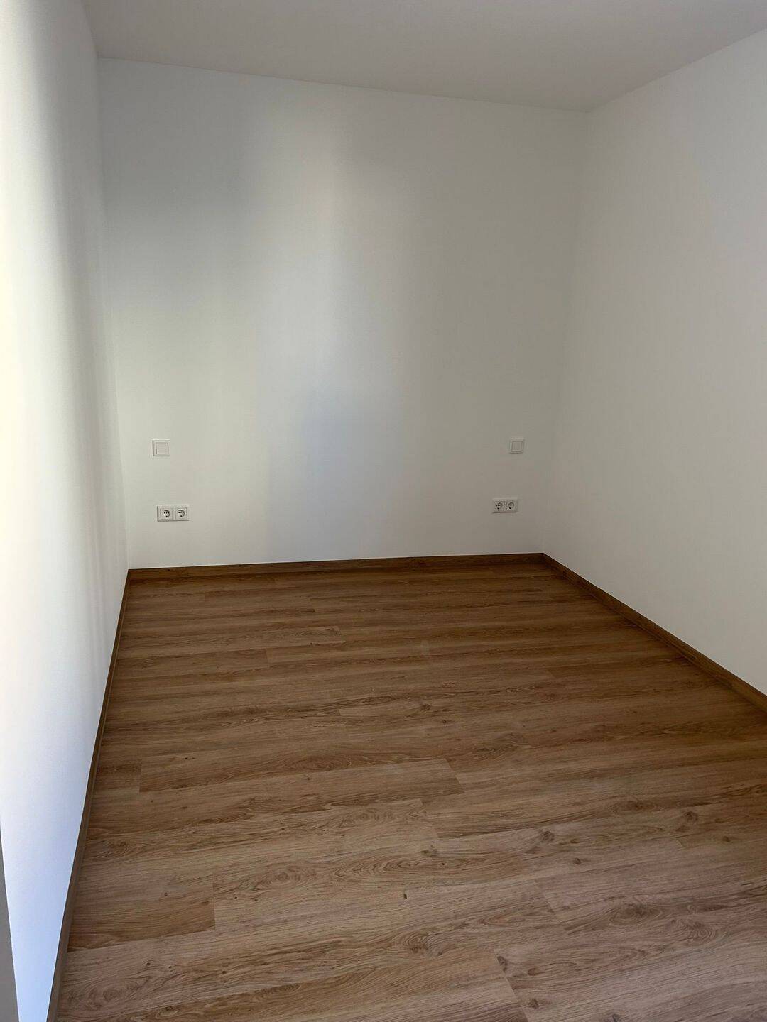 Renovierte 2-Zimmer Wohnung mit neuer EBK und Tageslichtbad in Nürnberg – Nürnberg – Vorschaubild 5