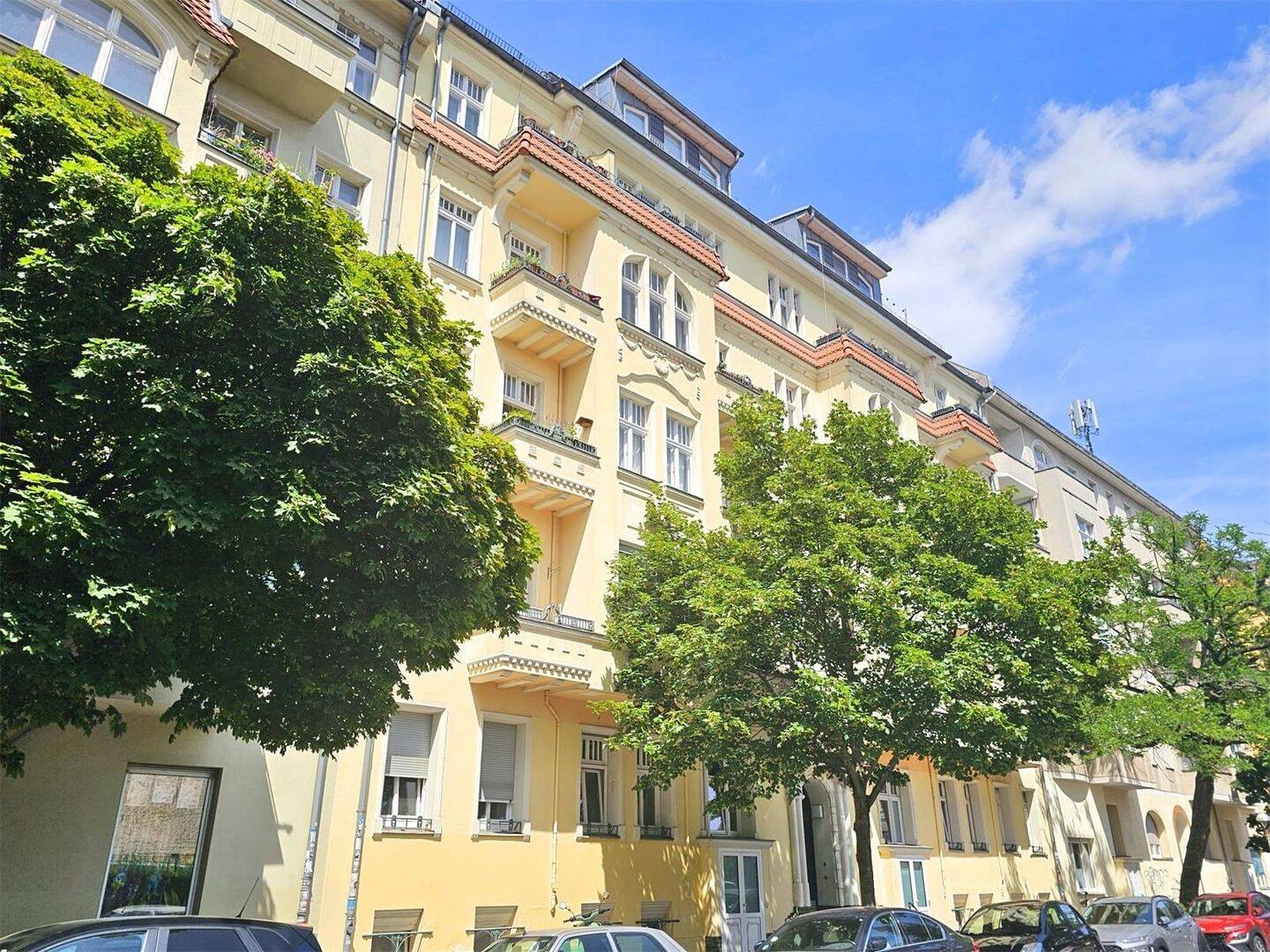 Nette Altbauperle mit Balkon im Weddingkiez: Ideal zum Selbstnutzen oder Anlegen - Super Energiewert
