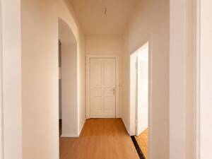 BEZUGSFREI: Renovierter 2-Zimmer-Altbauklassiker mit großzügiger Diele auf ca.74 m² im Leopoldkiez – 13347 Berlin – Vorschaubild 4