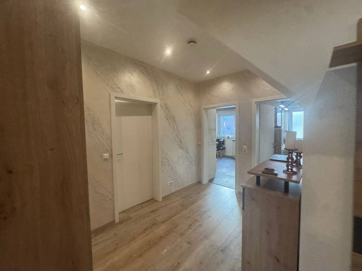 Zimmer frei in neu sanierter Luxus-WG für Frauen – 74074 Heilbronn – Bild 1 von 8