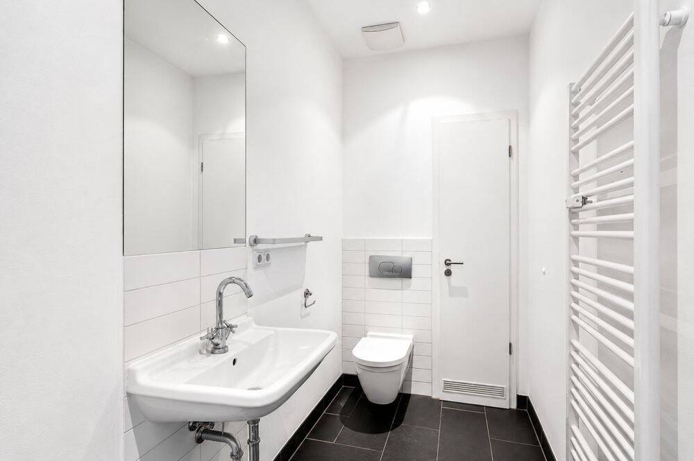 Bezugsfrei: 3-Zi.-Penthousewohnung mit Terrasse und Stellplatz nahe Boxhagener Platz – Berlin – Vorschaubild 9