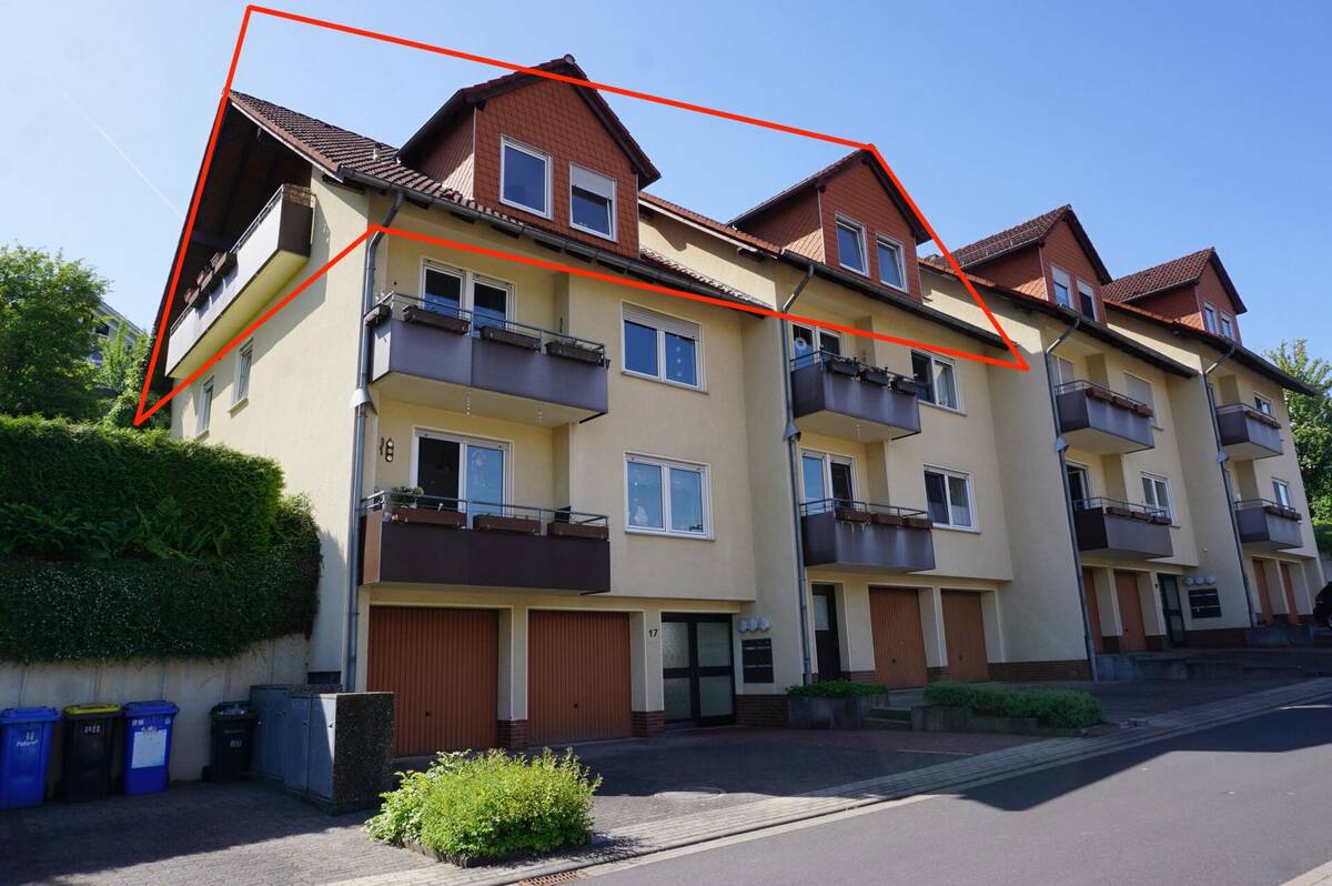Großzügige Dachgeschosswohnung mit schönem Ausblick. Keine Käuferprovision! – 34212 Melsungen – Bild 1 von 9