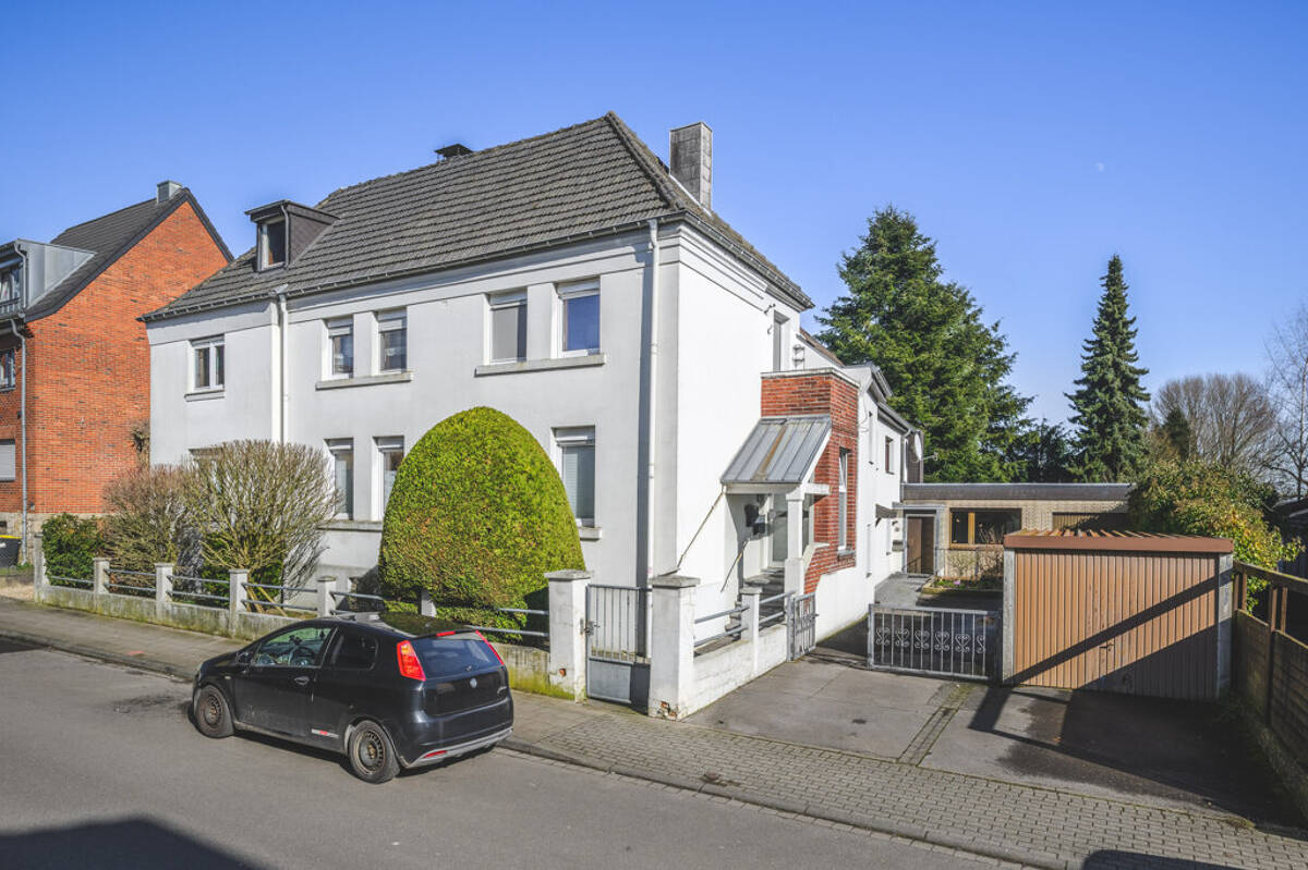 Großteils bezugsfreies Immobilienensemble in Brander Bestlage mit traumhaften Grundstücken – 52078 Aachen – Bild 1 von 9