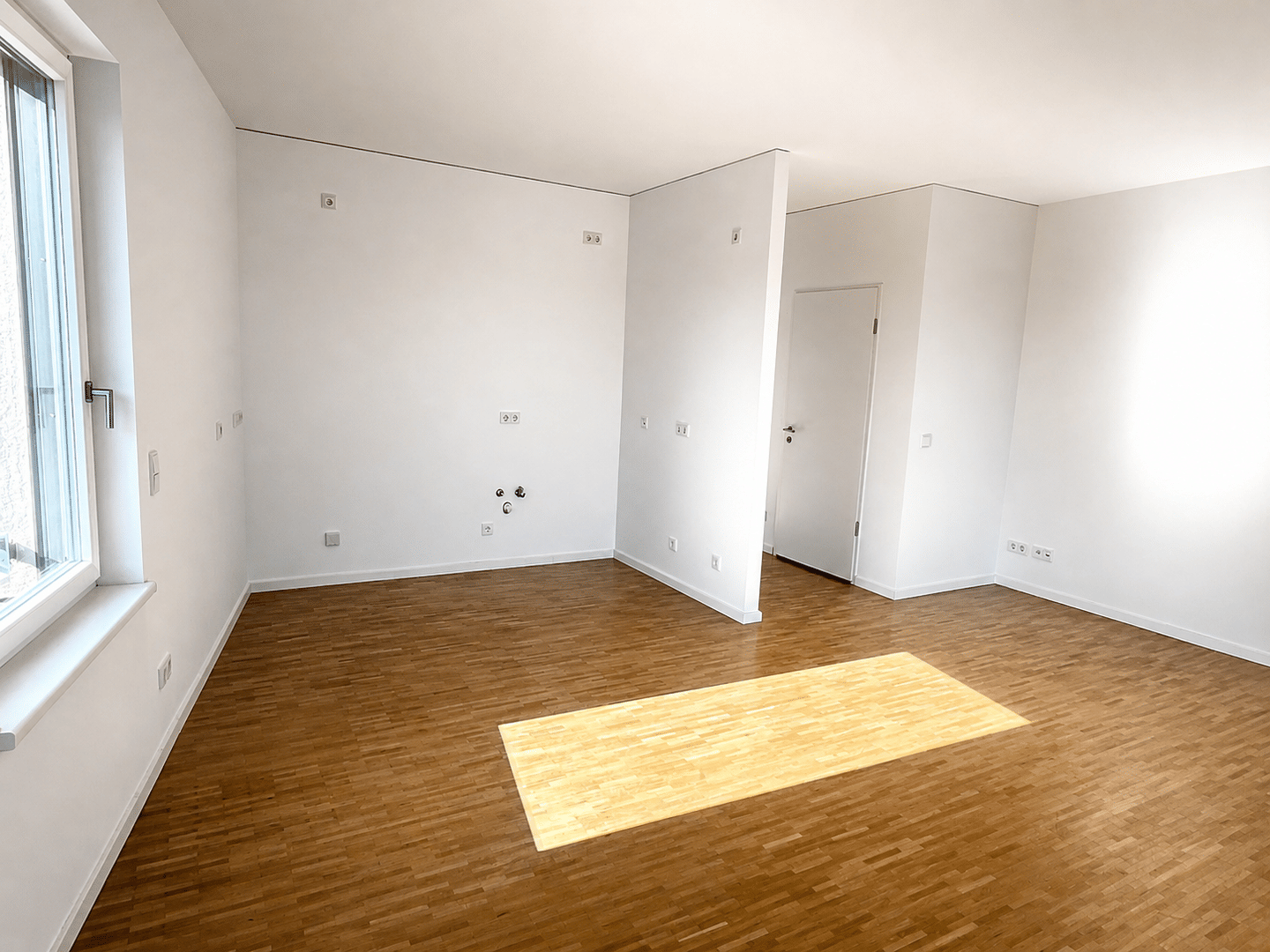 Exklusive Eigentumswohnung inkl. Tiefgaragenstellplatz, Balkon & idyllischer Wasserlage – Berlin – Vorschaubild 4