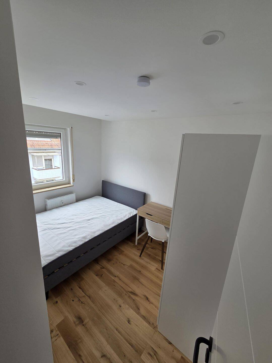 neu renoviertes & möbliertes WG Zimmer in Nürnberg – Nürnberg – Vorschaubild 4