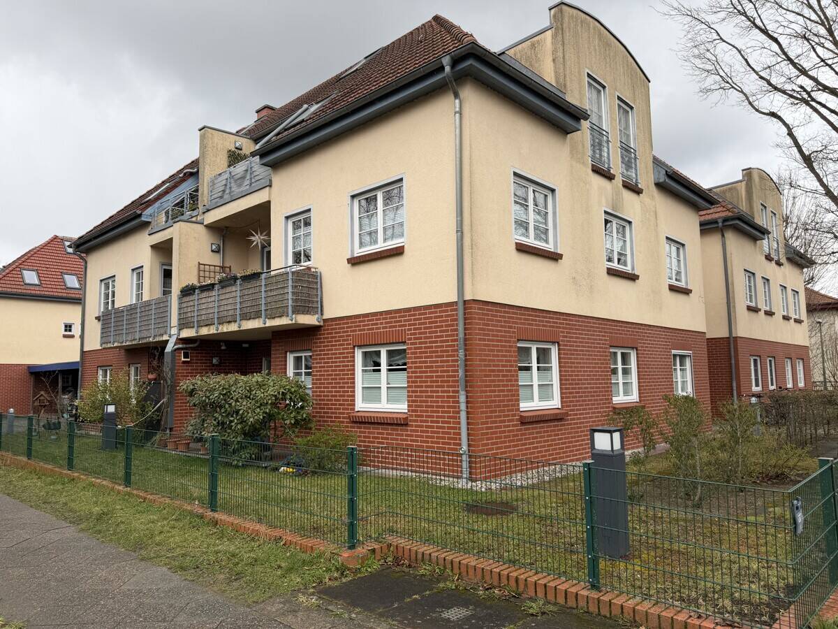 Attraktive Erdgeschosswohnung mit Terrasse in gepflegtem Mehrfamilienhaus - solide Kapitalanlage
