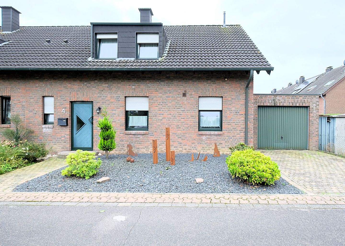 Große Doppelhaushälfte mit Garage in ruhiger Lage – Goch – Bild 1 von 9
