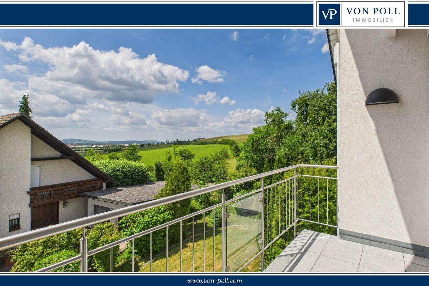 Ökologische Villa mit großem Garten, Wärmepumpe in neuwertigen Zustand für Familie und Beruf – Buttenheim – Bild 1 von 9