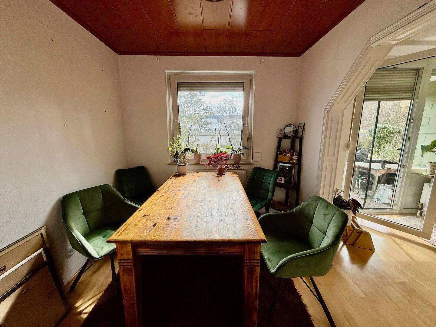 2,5-Zi.-Wohnung mit Terrasse, Gartenanteil & TG-Stellplatz in Nürnberg-Röthenbach | vermietet + Potenzial – Nürnberg – Vorschaubild 2